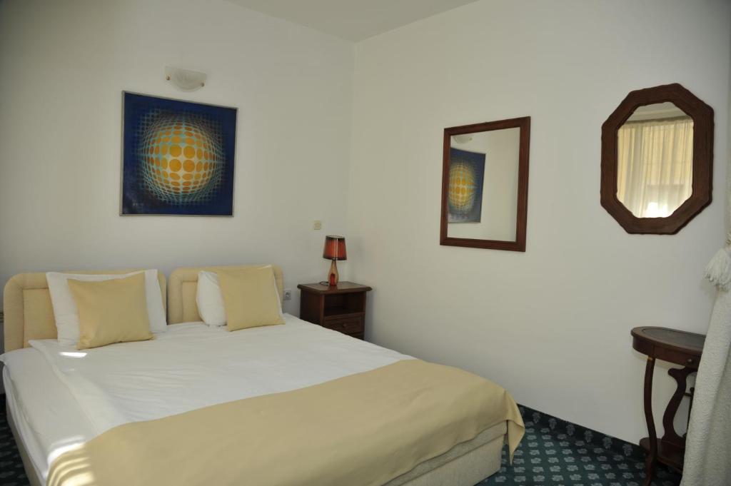 Hotel Residence Inn Skopje Rum bild