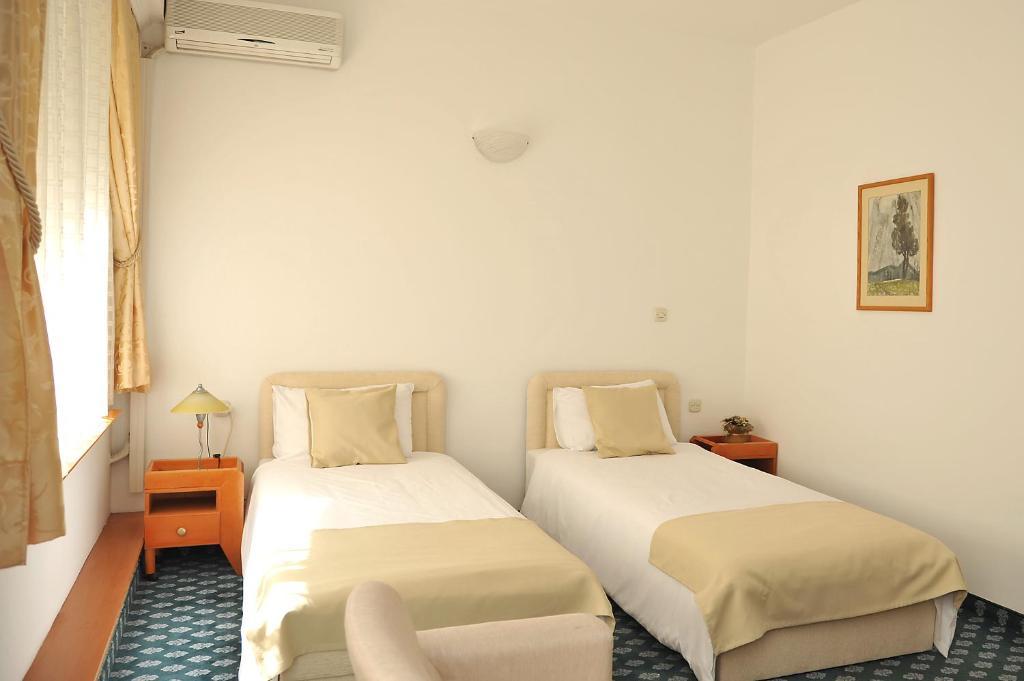 Hotel Residence Inn Skopje Rum bild