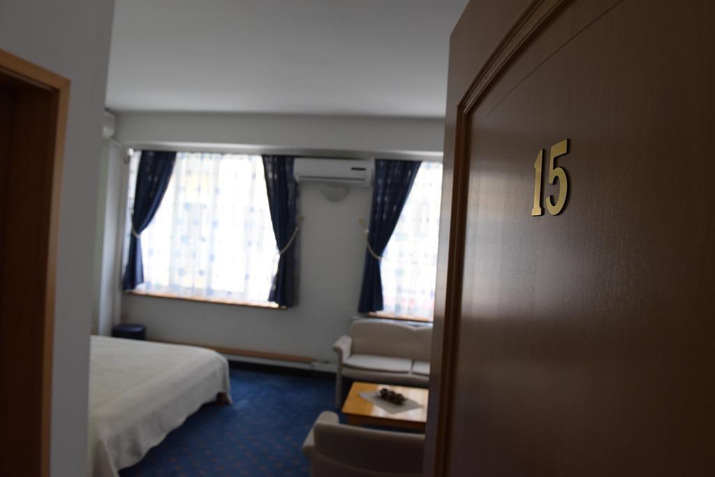Hotel Residence Inn Skopje Exteriör bild