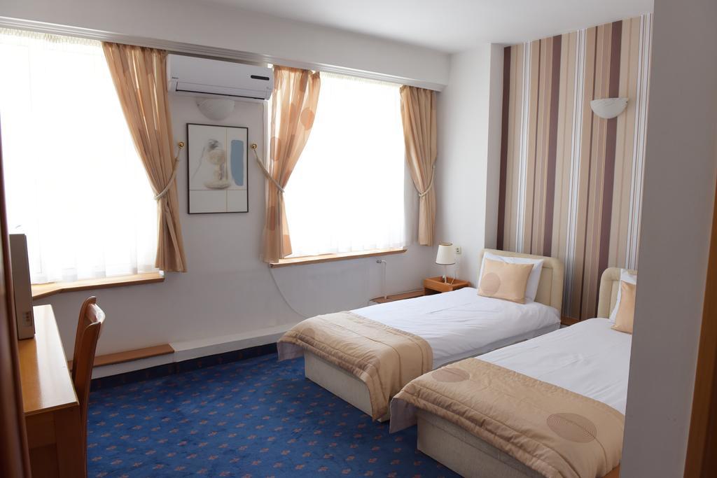 Hotel Residence Inn Skopje Exteriör bild